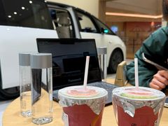-理想汽车(世纪汇店)