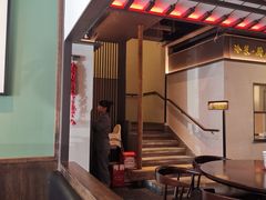 门面-上名堂·鱼头好吃(体育场路店)