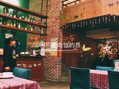 -香巴拉云南餐厅(华莱坞店)