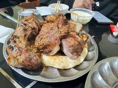 -烤肉小伙烤肉店