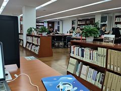 -上海市静安区图书馆(新闸路馆)