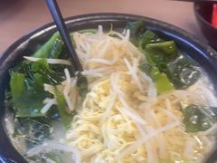 -灵芝妹子海鲜米线(香炉礁山姆店)