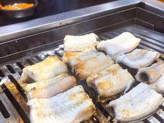 -臻牛烤肉