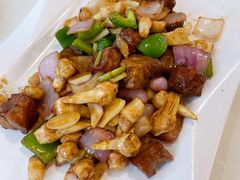 尖椒藕尖炒牛肉粒-品香菜馆(旗峰路中侨大厦店)