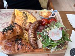 -Mark&Mars Restaurant
