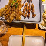 🫣来广州｜宵夜不来吃这家木屋烧烤你糊涂啊！