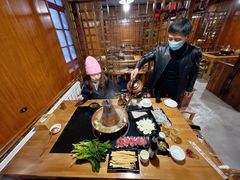 -果松木炭酸菜铜火锅·外婆参鸡汤