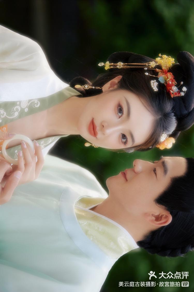 君赠我玉镯我为君绾青丝情侣古装写真