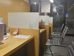 -上海华裕比亚迪4S店