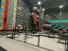 -极限PLAY运动娱乐新世界·团建派对潮玩休闲馆·室内蹦极高空游乐园