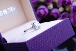 -威德钻石-克拉钻大本营(南京东路店)