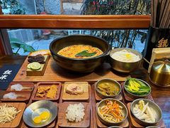 -银米·云南传统过桥米线(双廊黑金冠店)