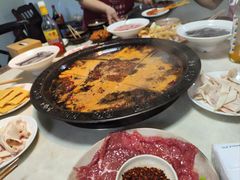 -渝嘴小老弟老火锅(华新村店)