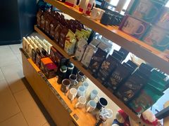 零售区-星巴克臻选(郑州中原万达店)