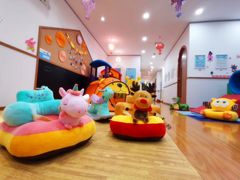 -抱抱熊托育中心(大悦城店)