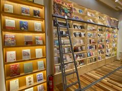 -猫的天空之城概念书店(印象城购物中心店)