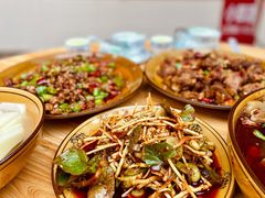 -一品红烧鸭特色川菜(三岔湖店)
