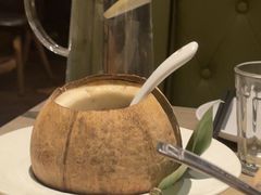 原盅椰子乌鸡汤-汤城小厨•粤菜•靓汤(望京凯德mall店)