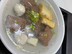 -松树干拌面店