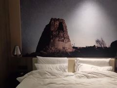 -榆林榆阳西路火车站亚朵酒店