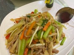 -龙悦湾酒家·八阵鱼生·渔人码头店