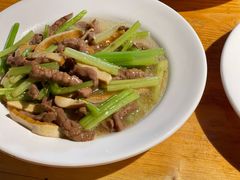 芹菜牛肉炒干丝-沪西老弄堂面馆(定西路店)