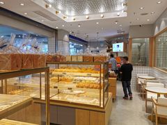 面包甜点陈列柜-面包新语(滨湖万达店)