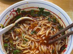 -小椒羊.羊肉粉 龙虾 羊肉串(新地旗舰店)