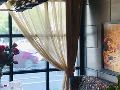 -愉肴麻辣香锅(中山路店)