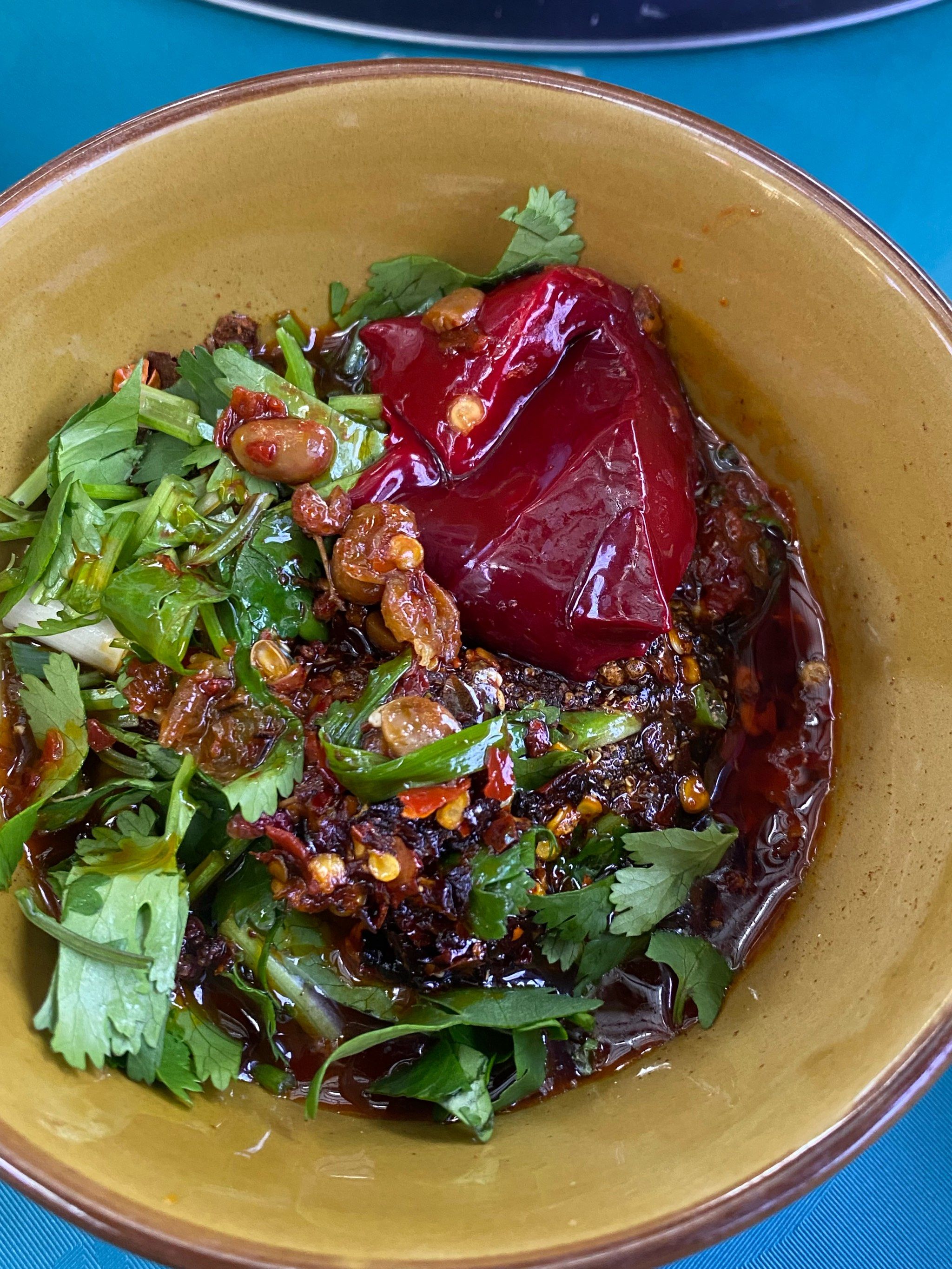 鼓起勇气尝一次生拌猪血