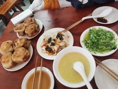 -宝瑞门钉肉饼店