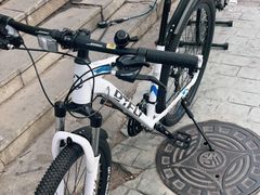 -道路口单车爱瓦士dahon大行