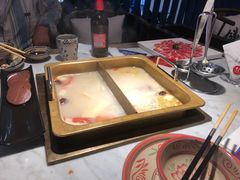 -尚尚仙·酸汤猪手·猪肚鸡火锅(华联万柳购物中心店)