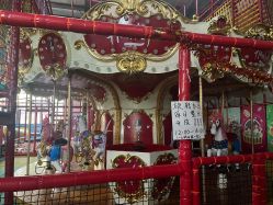 -趣玩空间蹦床乐园(临平旗舰店)