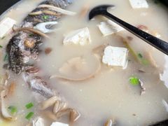 -土砂锅生态山庄·非遗砂锅雅鱼