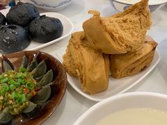 -李与白包子铺(桐梓林店)