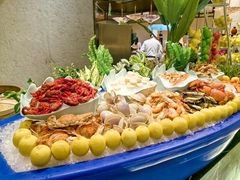 -广州万富希尔顿酒店·感趣自助餐厅·金秋蟹宴生蚝海鲜刺身