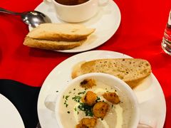 奶油土豆香肠茸汤-申德勒加油站餐厅(三里屯北小街店)