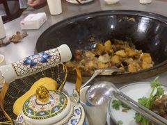 -粘豆包柴火铁锅炖