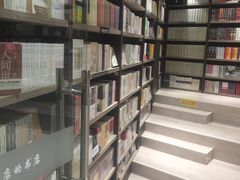 -钟书阁(群光广场店)