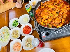 -亲昵春川鸡排(韩国美食街店)
