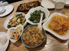 -小镇大厨新概念复合中餐厅(万达广场大连高新店)