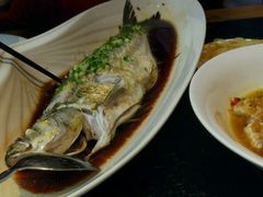 -鱼鲜饭香·招牌汽锅剁椒鱼头王