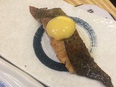 酱烧三文鱼皮寿司-鱼民·现造寿司(育德店)