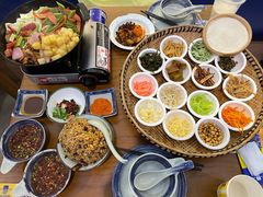 -包整·丝娃娃(一览甲秀楼风景店)