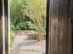 -田园东方蜜桃村的田野营地