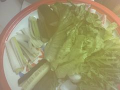 -雪乡人家东北菜·铁锅炖一切(高斯路店)