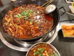 -鸿顺老铁锅美蛙鱼府(解放碑店)