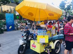-詹爷爷乌节路街头冰淇淋