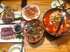 版纳菠萝饭-老滇山寨•云南特色菜•地方菜•民族风情歌舞表演(金碧店)